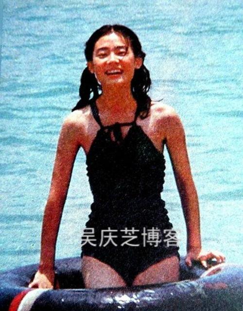 明星沙滩图片,光影交织的夏日风情