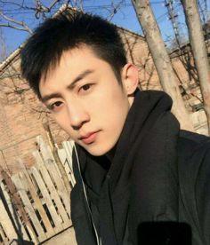 黄景瑜王楚然恋情爆料最新,甜蜜互动引粉丝热议